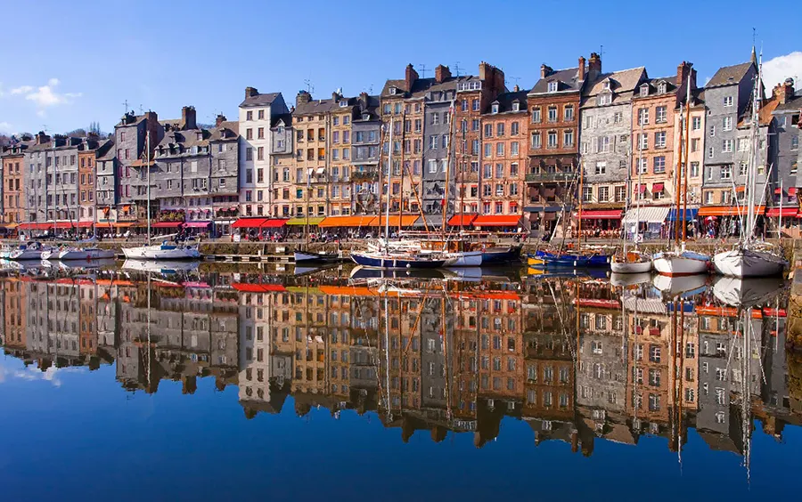 Vu de Honfleur près du Camping en Seine Maritime L'aiguille Creuse