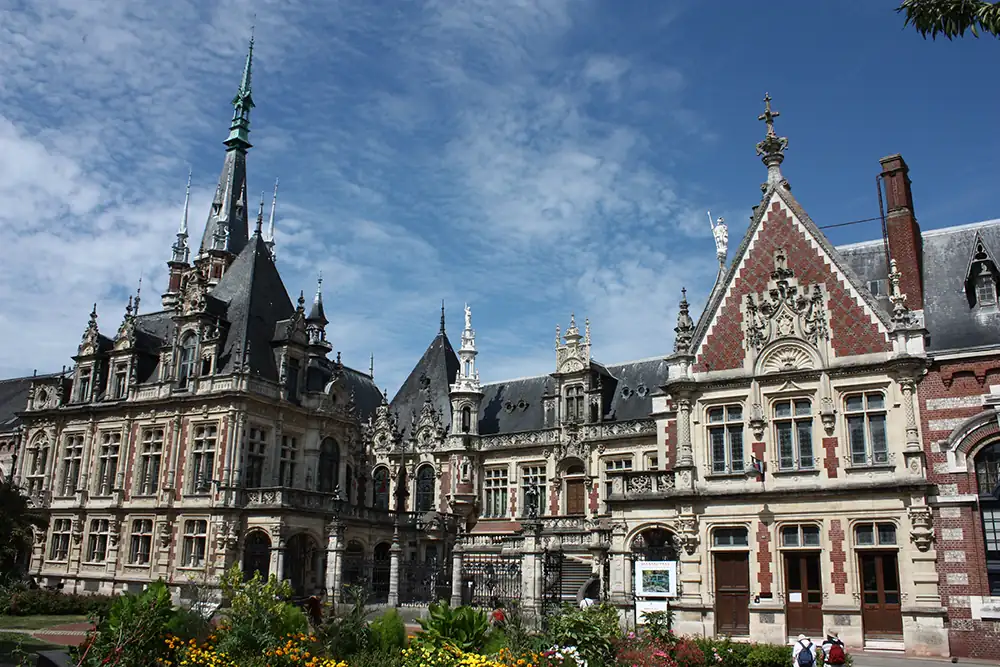 Le Palais Benedictine à Fécamp, ville proche du camping l'Aiguille Creuse