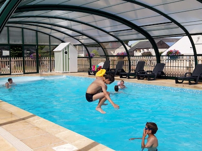 Camping L'aiguille Creuse : Saut Piscine Scaled
