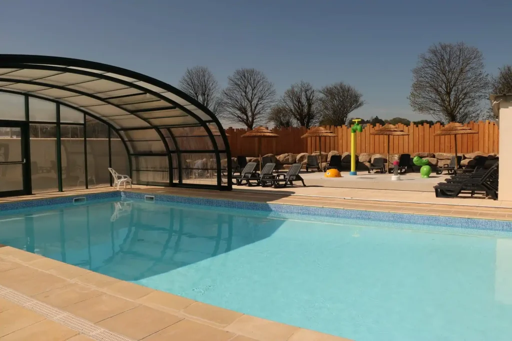 Camping L'aiguille Creuse : Ensemble Piscine Ouverte