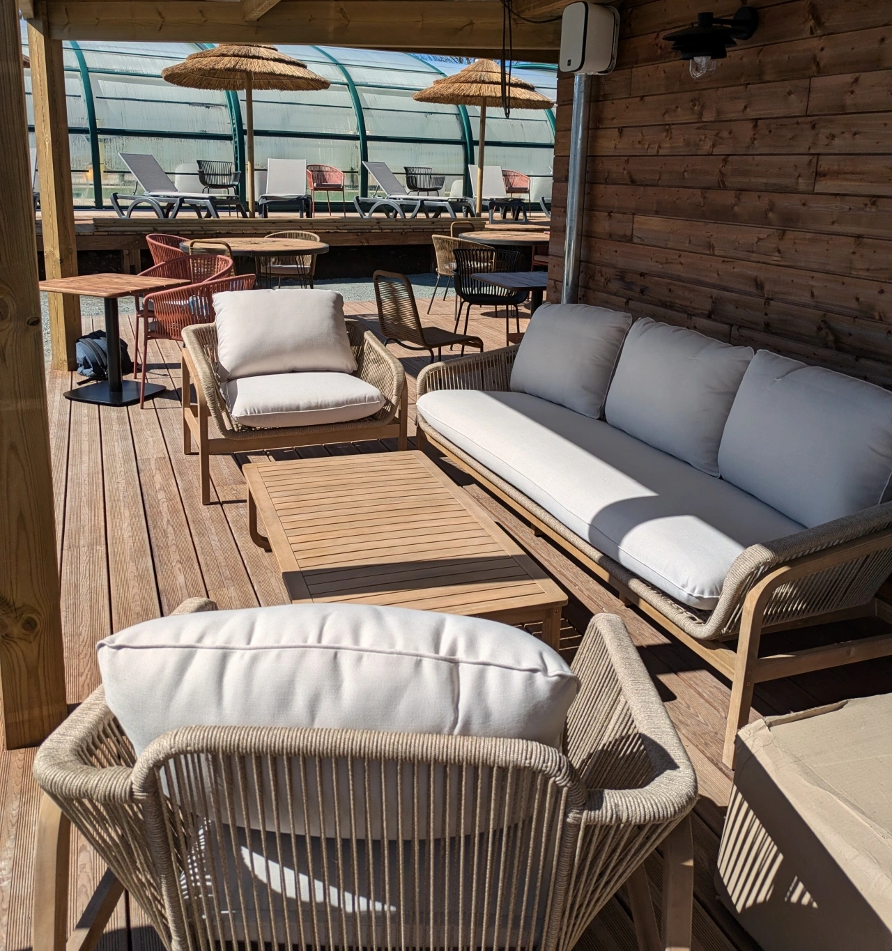 Camping L'aiguille Creuse : Salon Exterieur